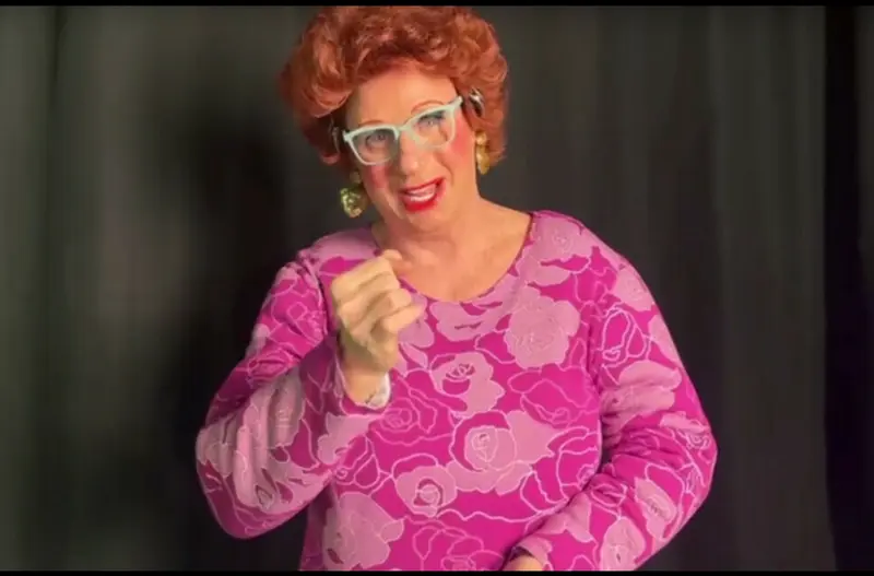 <p> La blusa de Antonia, de los Morancos </p>