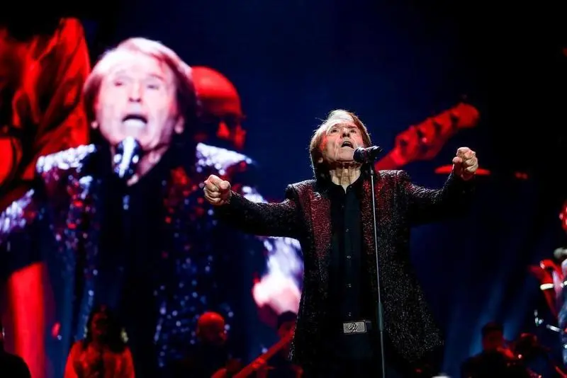 <p> El cantante Raphael durante un concierto en el Wizink Center, a 16 de diciembre de 2021 </p>