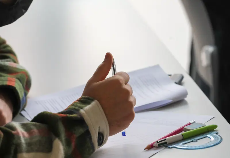 <p> Imagen de archivo de un alumno en un examen - Marta Fern&aacute;ndez Jara - Europa Press </p>