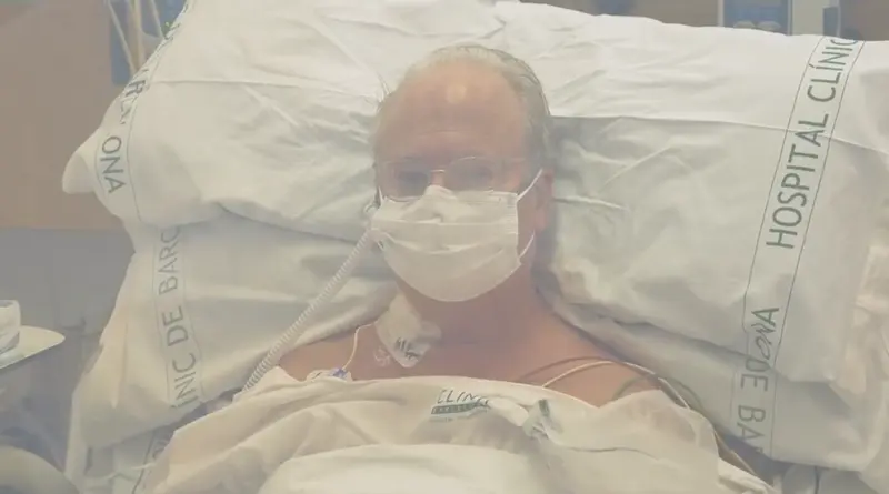 <p> Albert P&eacute;rez ingresado en el Hospital Clin&iacute;c de Barcelona. Fuente: Twitter @hospitalclinic </p>