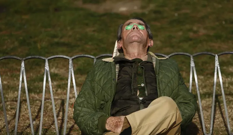 <p> Archivo - Descanso, descansando, descansar, relax, relajaci&oacute;n, estr&eacute;s, tomando el sol, - EUROPA PRESS - Archivo </p>