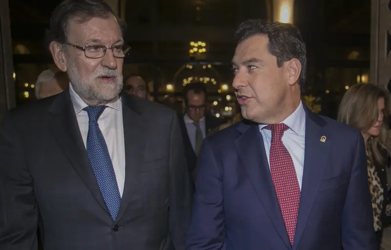 <p> Archivo - Mariano Rajoy y Juanma Moreno, en Sevilla el 20 de enero de 2020. - Mar&iacute;a Jos&eacute; L&oacute;pez - Europa Press - Archivo </p>