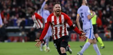 <p> Muniain celebrando el gol de la victoria ante el Barcelona </p>