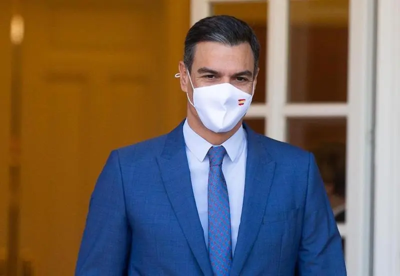 <p> El presidente del Gobierno, Pedro S&aacute;nchez con mascarilla </p>