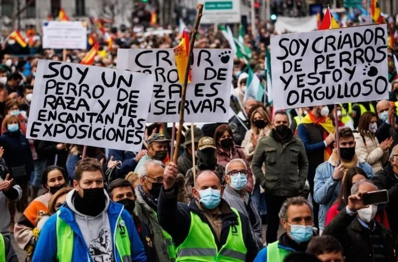 <p> Pacma carga duramente contra la sociedad rural. </p>