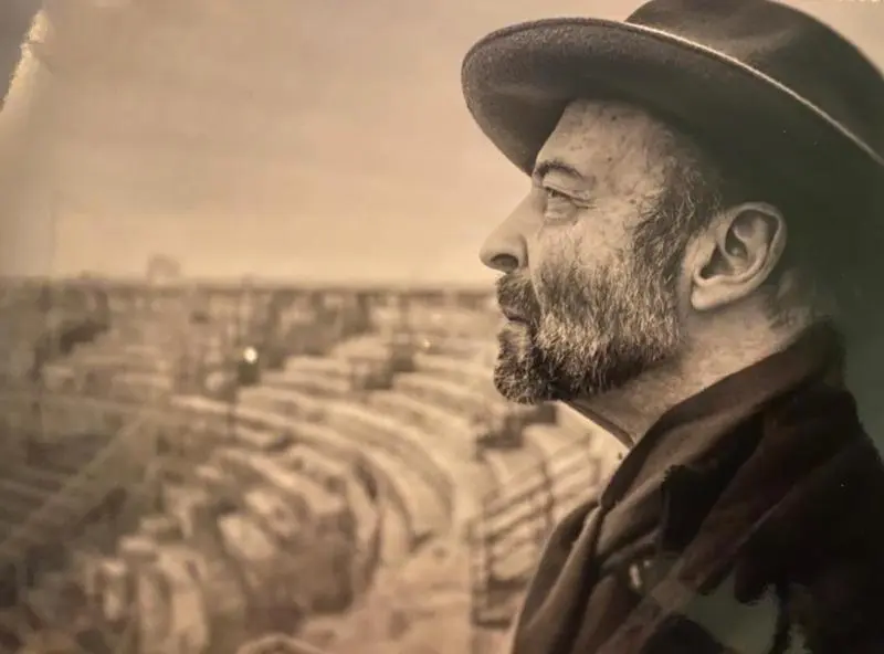 <p> Ren&eacute; Robert ha muerto, en palabras de varios amigos, por "la indiferencia". </p>