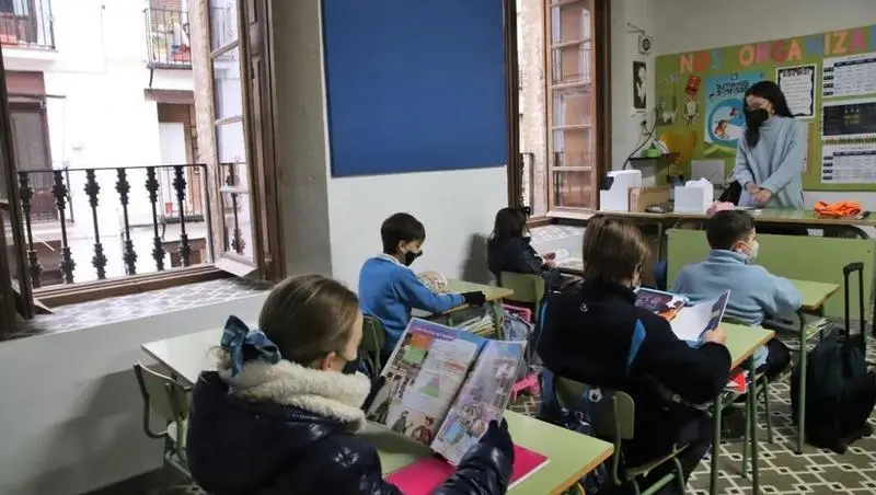 <p> C&oacute;rdoba, en favor de potenciar la seguridad en las aulas. </p>