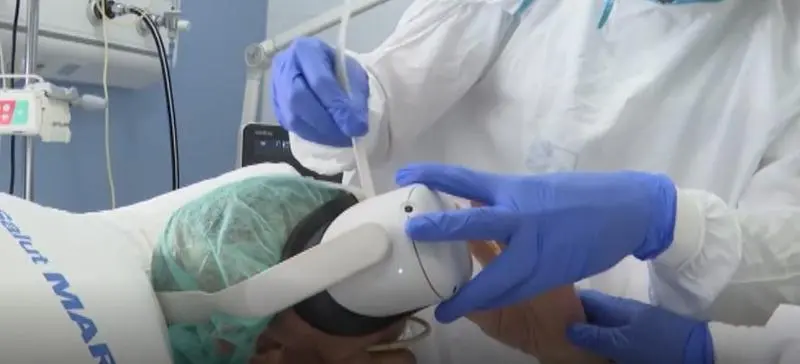 <p> anciano de 74 a&ntilde;os se recupera de la UCI </p>