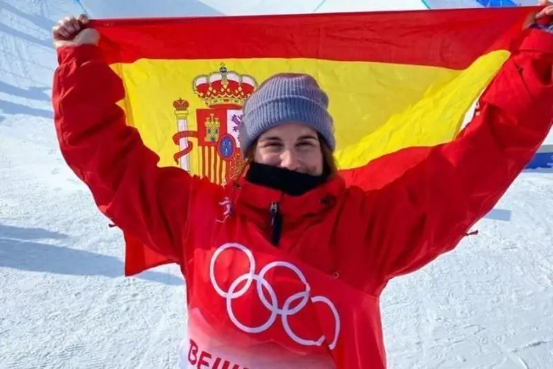 <p> La '"rider"&nbsp;catalana&nbsp;Queralt Castellet&nbsp;ha conquistado la&nbsp;medalla de plata en la prueba de "Halfpipe" </p>