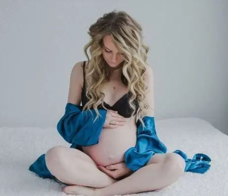 <p> Beb&eacute;s de madres vacunadas de Covid-19 en el embarazo muestran anticuerpos m&aacute;s duraderos que los de las infectadas </p>