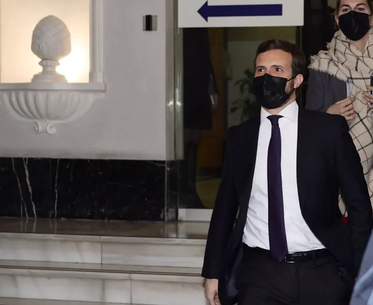 <p> El l&iacute;der del PP, Pablo Casado, a su salida de una entrevista radiof&oacute;nica, a 18 de febrero de 2022, en Madrid (Espa&ntilde;a). - Eduardo Parra - Europa Press </p>