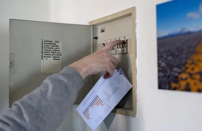 <p> La luz sigue en valores muy altos. </p>