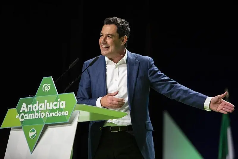 <p> El presidente del PP-A y presidente de la Junta de Andaluc&iacute;a, Juanma Moreno, durante su intervenci&oacute;n en la clausura del XVI Congreso Auton&oacute;mico del PP de Andaluc&iacute;a </p>