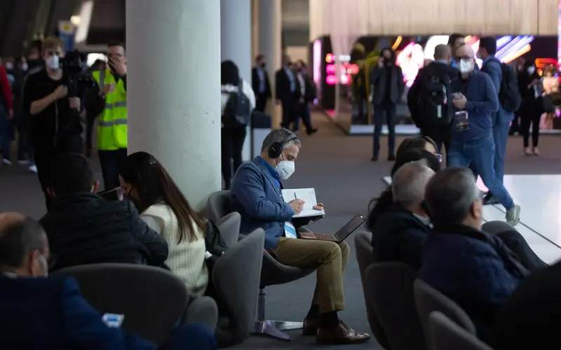 <p> Varias personas en la inauguraci&oacute;n del Mobile World Congress 2022, en Gran Via de Fira de Barcelona, a 28 de febrero de 2022, en L'Hospitalet de Llobregat, Barcelona, Catalunya (Espa&ntilde;a). - David Zorrakino - Europa Press </p>