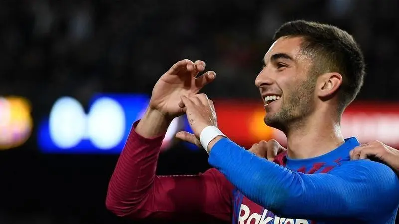 <p> Ferr&aacute;n Torres celebrando su doblete </p>