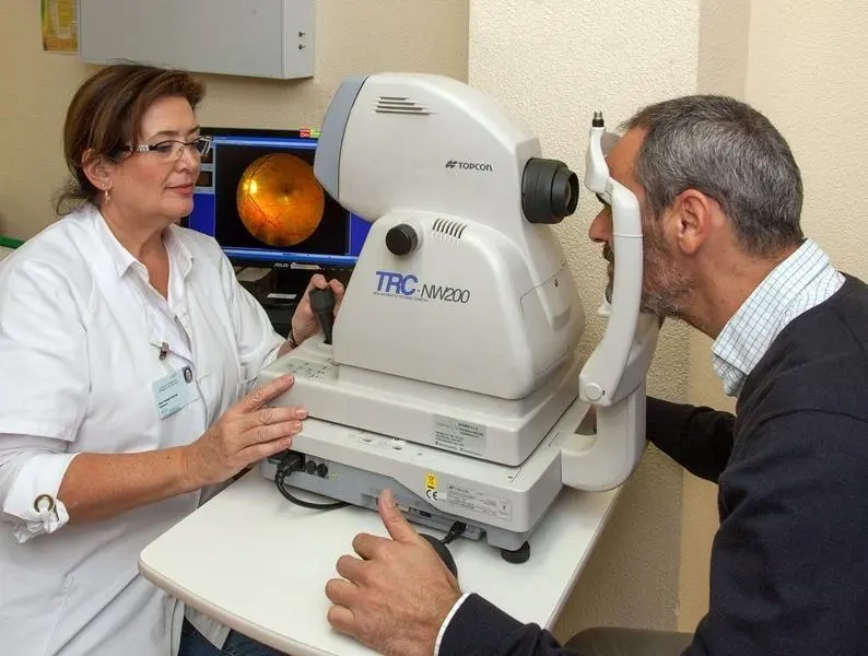 <p> Retin&oacute;grafo digital del Servicio Andaluz de Salud </p>