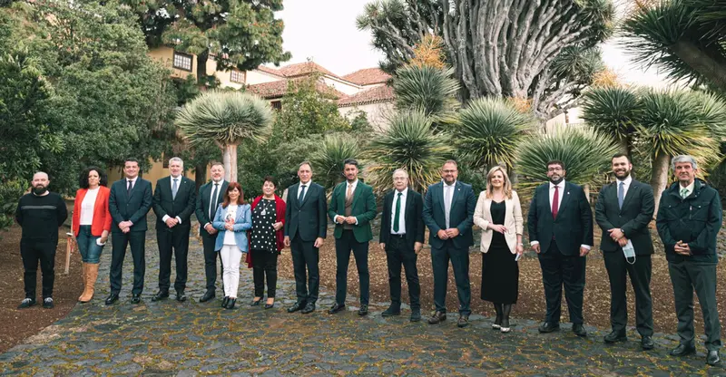 <p> Alcaldes del Grupo de Ciudades Patrimonio de la Humanidad de Espa&ntilde;a - SAN ACOSTA </p>