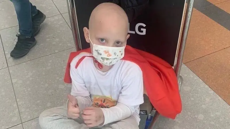 <p> Kevin antes de coger el avi&oacute;n hac&iacute;a Espa&ntilde;a </p>