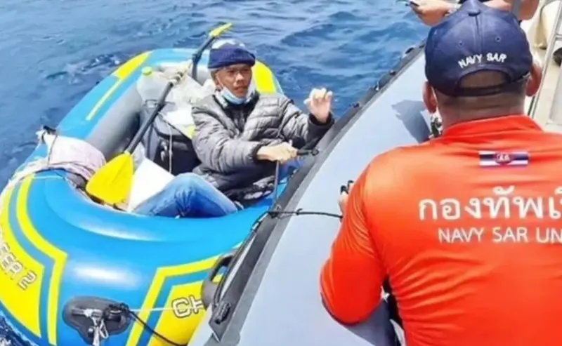 <p> Imagen del rescate a Ho Hoang Hung. Fuente Facebook: Third Naval Area Command </p>