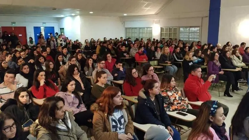 <p> Alumnos del instituto Galileo Galilei de C&oacute;rdoba. </p>