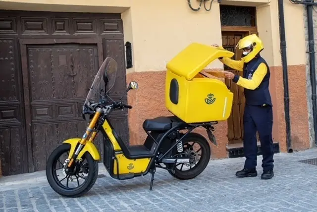 <p> moto el&eacute;ctrica Correos (1) </p>