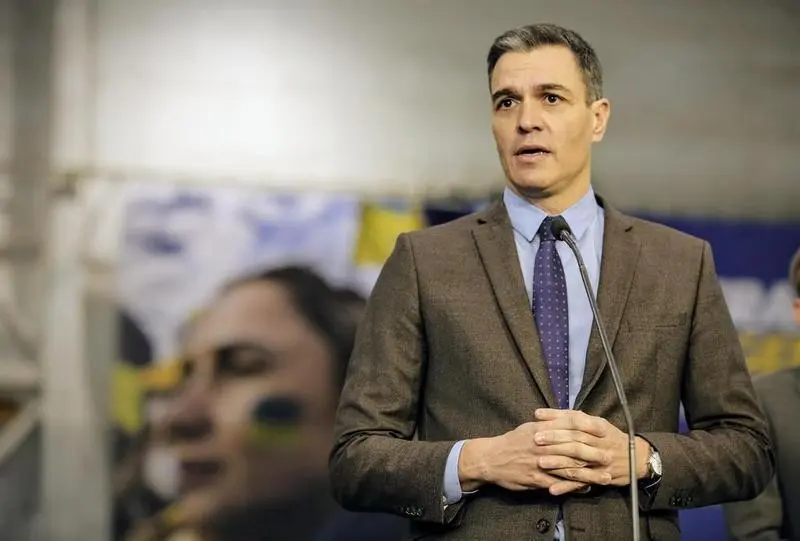 <p> Pedro S&aacute;nchez visita el centro de acogida para ucranianos en Alicante </p>