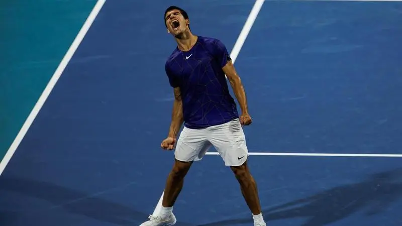 <p> Carlos Alcaraz celebrando su campeonato en Miami </p>