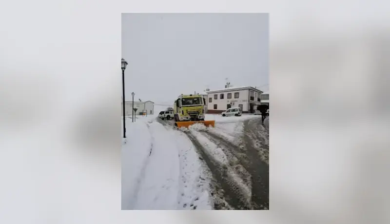 <p> Activado el Plan de Protecci&oacute;n Civil de Nevadas y Olas de Fr&iacute;o, en fase de en preemergencia situaci&oacute;n 0, como consecuencia de nevadas en las pedan&iacute;as altas de Moratalla (Murcia). Fuente: Europa Press </p>