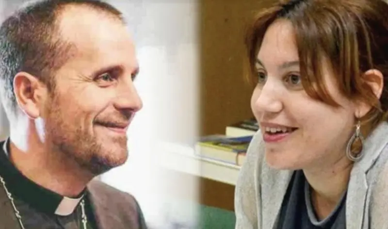 <p> 888BD667-2C94-4E4F-B557-96E11CD09466 </p>