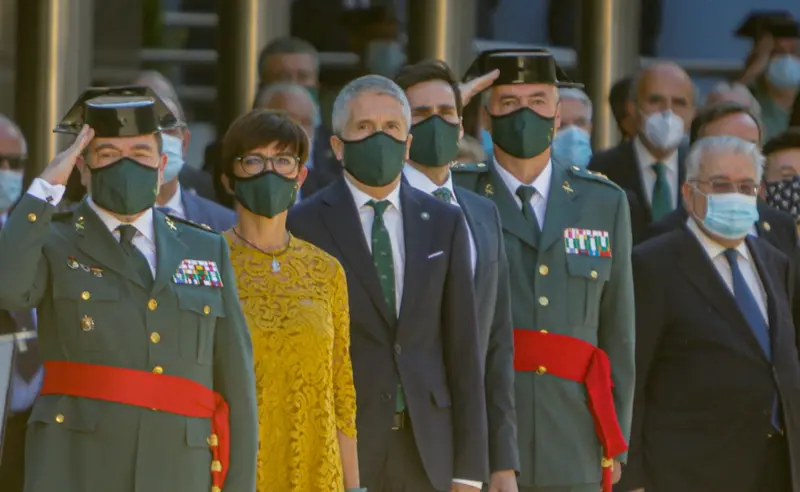 <p> Archivo - El DAO de la Guardia Civil, Pablo Salas, en primer t&eacute;rmino junto a la directora, Mar&iacute;a G&aacute;mez, y el ministro del Interior, Fernando Grande-Marlaska - Ricardo Rubio - Europa Press - Archivo </p>