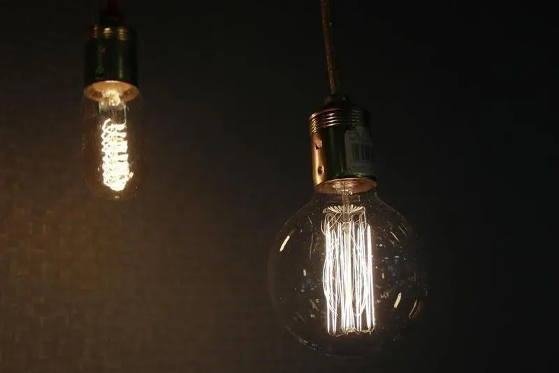 <p> Archivo - Bombilla, bombillas, luz, electricidad, energ&iacute;a - EUROPA PRESS - Archivo </p>