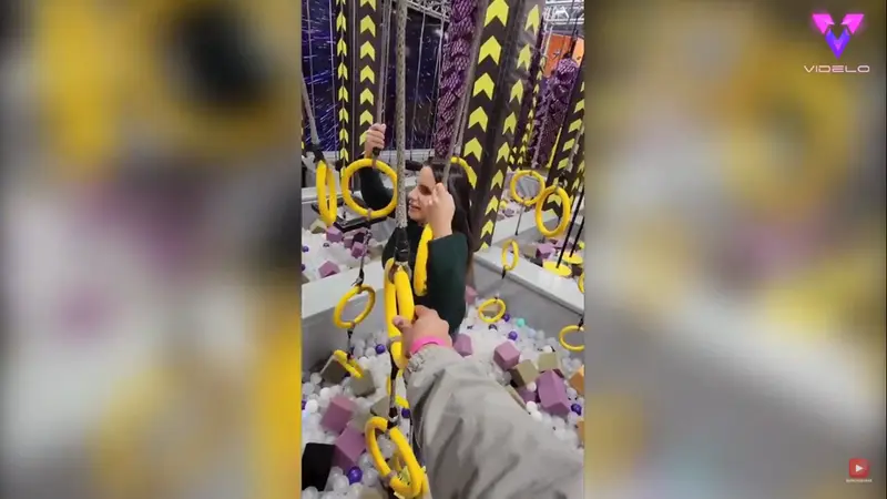 <p> V&iacute;a Youtube </p>