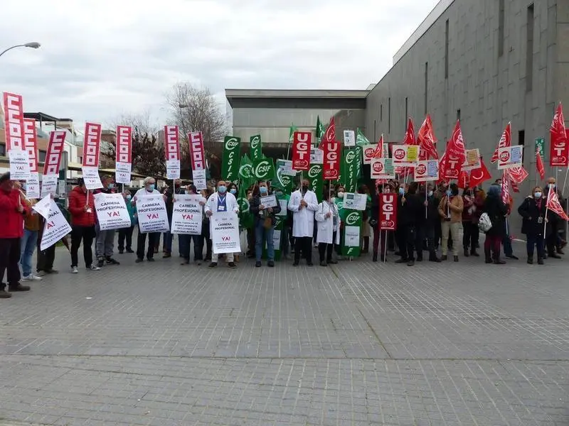 <p> CSIF, CCOO Y UGT contin&uacute;an las movilizaciones para exigir la aplicaci&oacute;n del Acuerdo de 29 de julio de 2021 sobre Carrera Profesional </p>