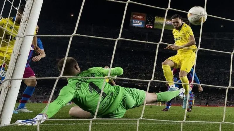 <p> Lucas P&eacute;rez en el gol contra el Barcelona </p>