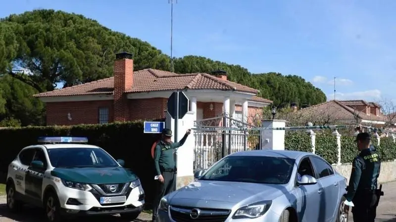 <p> Inspecci&oacute;n en la casa del principal sospechoso del caso de Esther L&oacute;pez. </p>