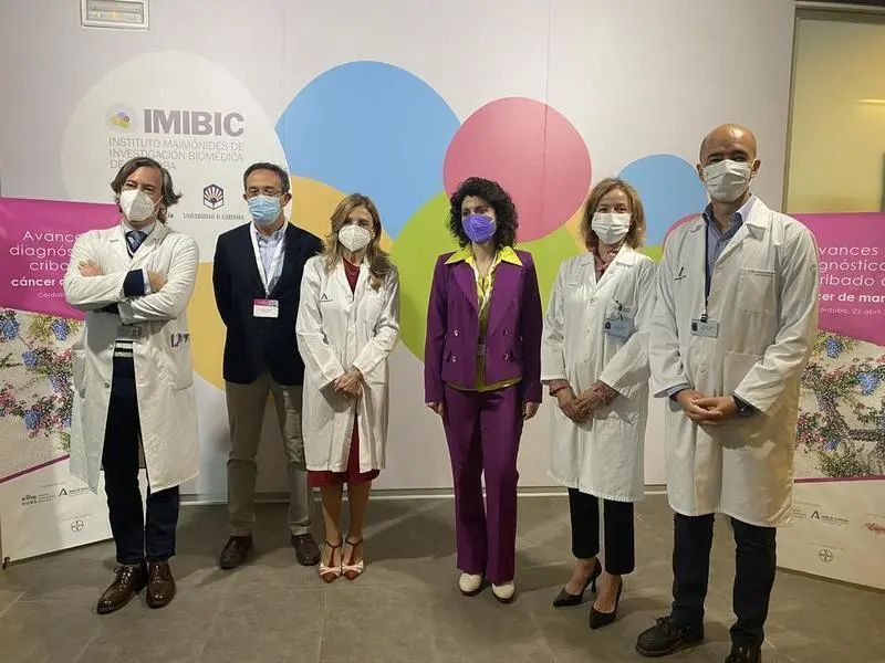 <p> Pablo P&eacute;rez, Jos&eacute; Luis Raya, Marina &Aacute;lvarez, Cristina Romero, Valle Garc&iacute;a y Franciso Trivi&ntilde;o en el encuentro en IMIBIC en colaboraci&oacute;n con la Sociedad Espa&ntilde;ola de Diagn&oacute;stico por Imagen de Mama (SEDIM). Fuente: Consejer&iacute;a de Salud y Familias de Andaluc&iacute;a </p>