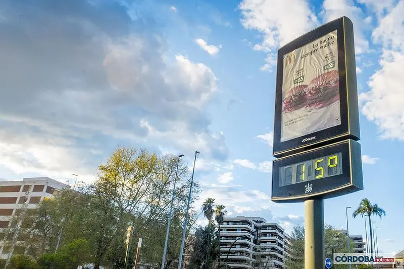 <p> El tiempo en C&oacute;rdoba. / Jos&eacute; Le&oacute;n. </p>