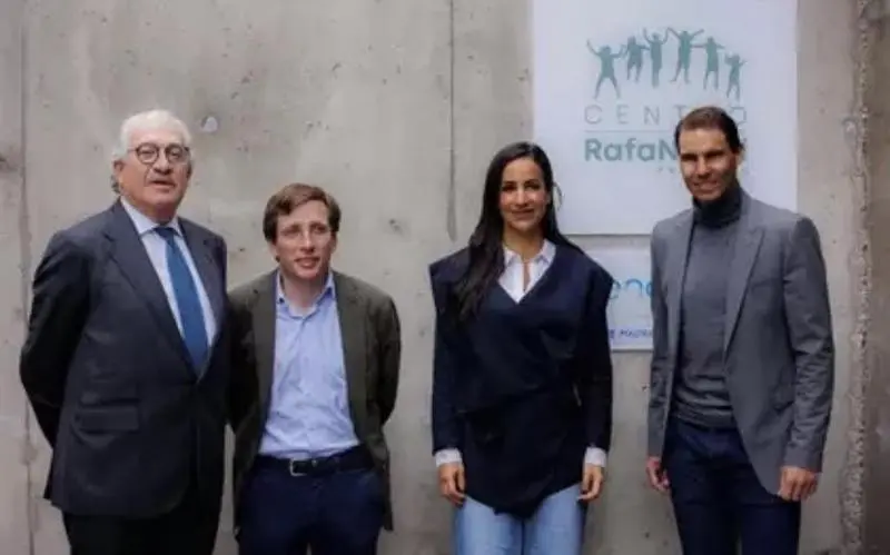 <p> 4CA008B9-E6E1-48DE-A47B-191077E8E1B4 </p>