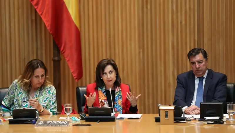 <p> La ministra de Defensa, Margarita Robles (c), en la Comisi&oacute;n de Defensa en el Congreso de los Diputados - Marta Fern&aacute;ndez Jara - Europa Press </p>