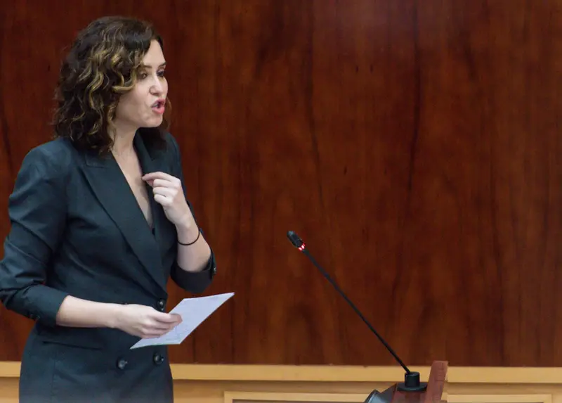<p> La presidenta de la Comunidad de Madrid, Isabel D&iacute;az Ayuso, interviene en una sesi&oacute;n plenaria en la Asamblea de Madrid. Archivo. - Gustavo Valiente - Europa Press </p>