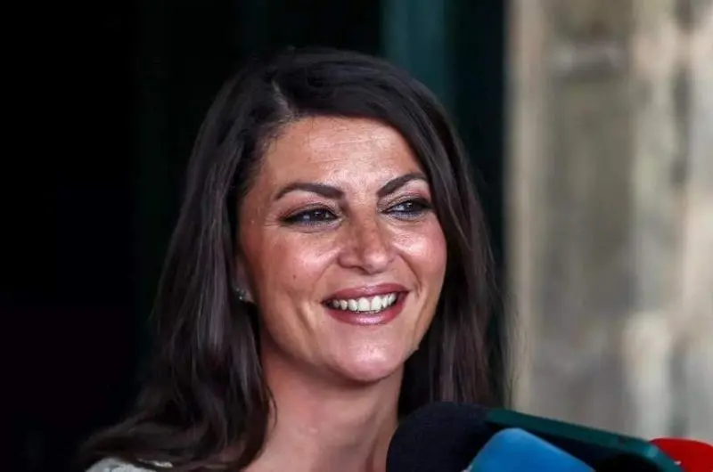 <p> La candidata de Vox a la Presidencia de la Junta de Andaluc&iacute;a, Macarena Olona, atiende a los medios de comunicaci&oacute;n. - 13 de mayo de 2022, J&eacute;rez. - Europa Press </p>