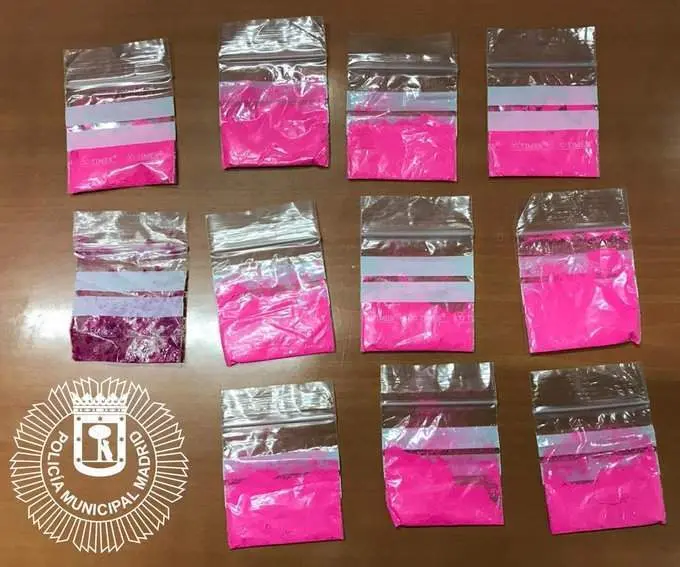 <p> Coca&iacute;na Rosa o Tusi incautaba por la Polic&iacute;a Municipal de Madrid. Fuente Twitter @policiademadrid </p>