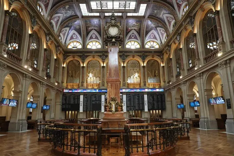 <p> Interior del Palacio de la Bolsa, a 22 de abril de 2022, en Madrid (Espa&ntilde;a) </p>