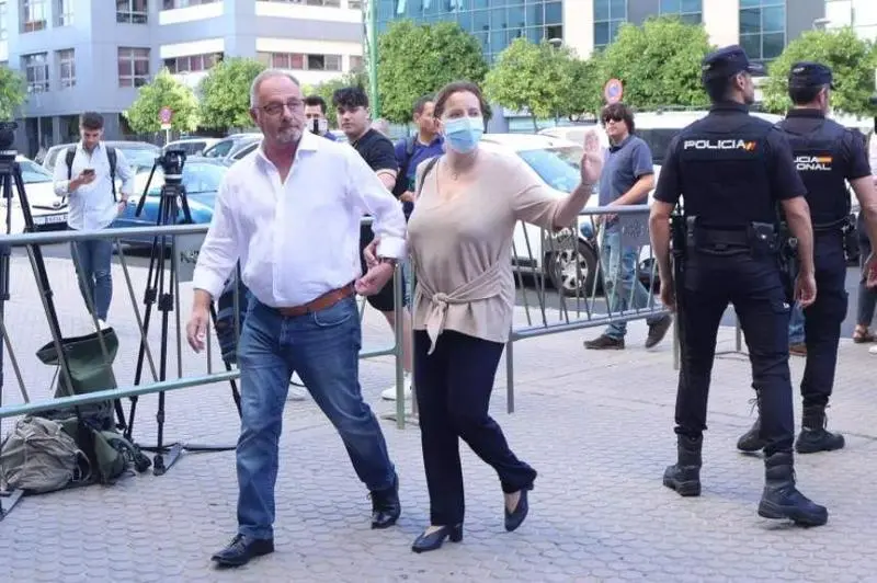 <p> Los padres de Marta del Castillo entrando al juzgado - Archivo - Europa Press </p>