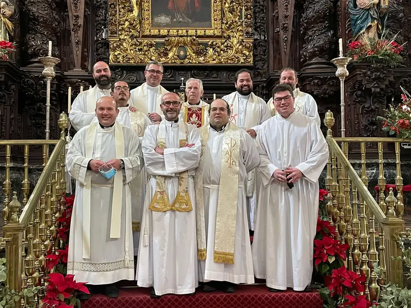 <p> Sacerdotes de la di&oacute;cesis de C&oacute;rdoba celebrando el cumplea&ntilde;os del p&aacute;rroco de La Compa&ntilde;&iacute;a. Fuente: Di&oacute;cesis de C&oacute;rdoba diocesisdecordoba.com </p>