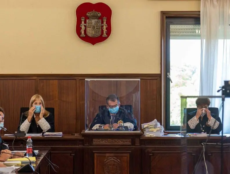 <p> Archivo - Imagen de un tribunal en la Audiencia de Sevilla - Eduardo Briones - Europa Press - Archivo </p>