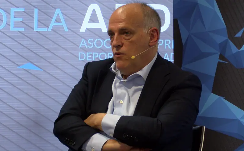 <p> Javier Tebas, en los Desayunos de la Prensa Deportiva de Valladolid. - EUROPA PRESS </p>
