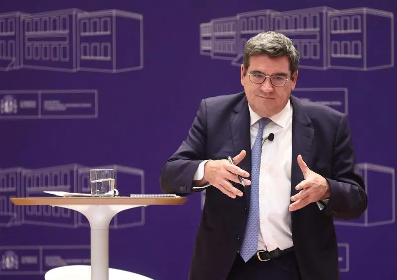 <p> El ministro de Inclusi&oacute;n, Seguridad Social y Migraciones, Jos&eacute; Luis Escriv&aacute; </p>