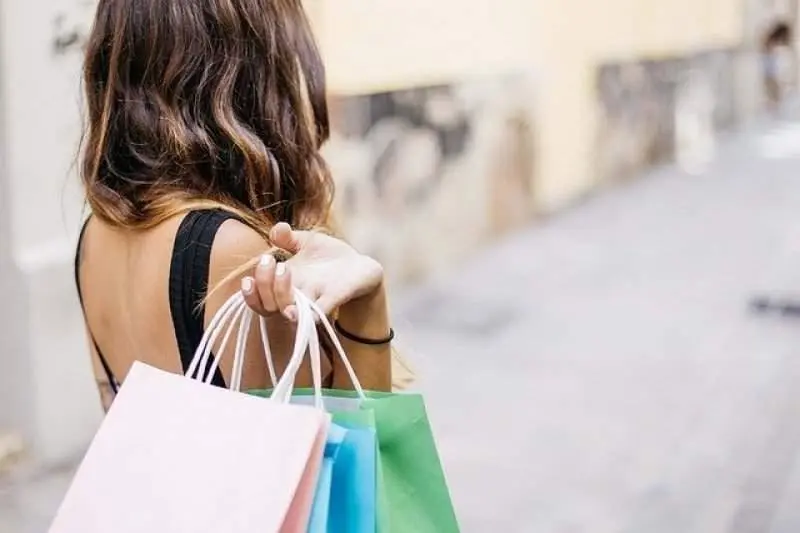<p> compras<br>Fuente: CSIF </p>