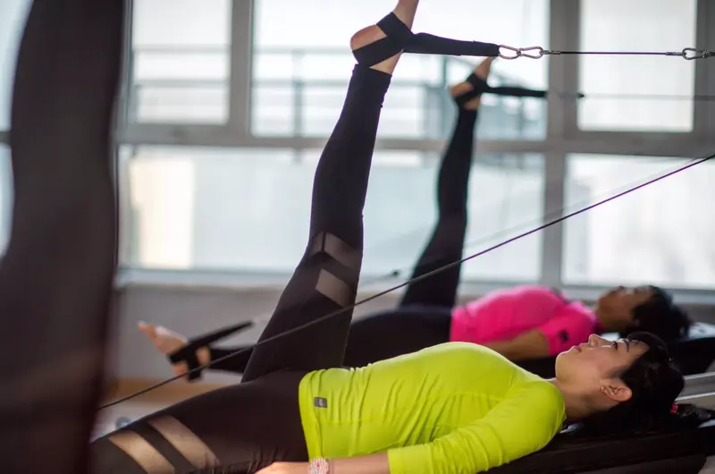 <p> Archivo - Pilates, estirar - SOLUNA - Archivo </p>